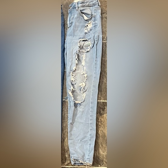 Ripped jeans garage - Picture 1 of 1